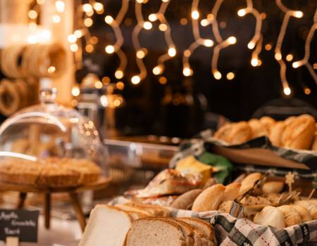 Christmas in Athens: A Guide to Weather, Markets, Opening Hours & What to Do (2025 Guide)