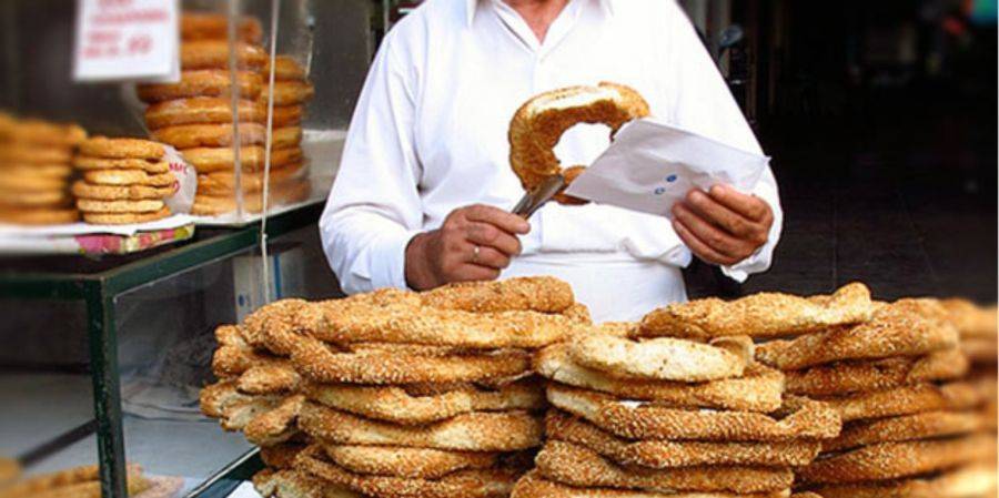 The Traditional Street Food of Athens: A Delicious Stroll Through the City