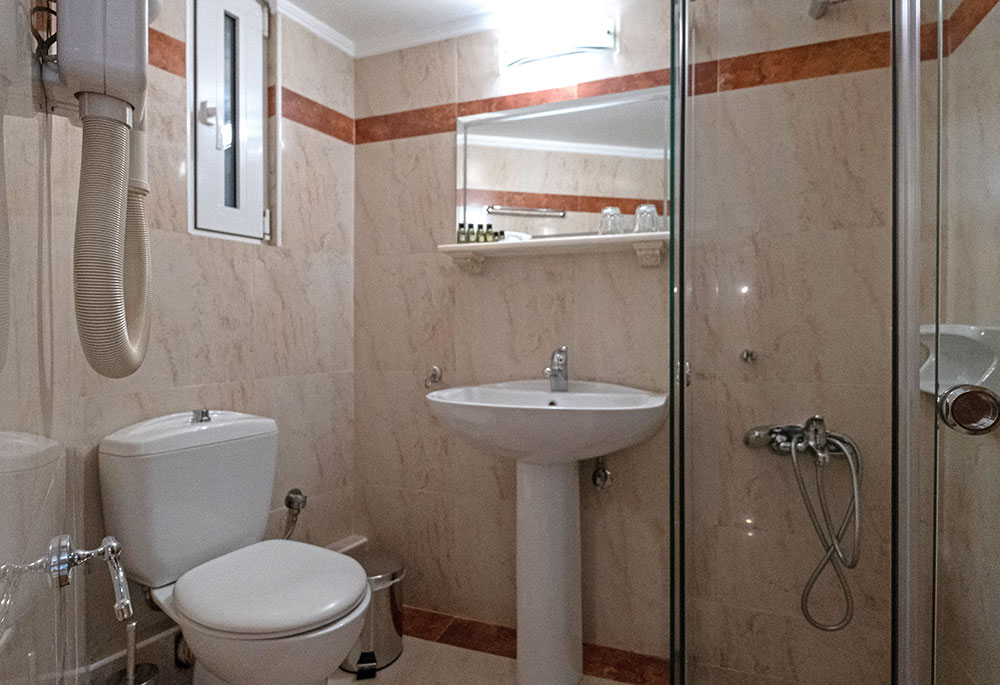 standard twin (2 single beds)